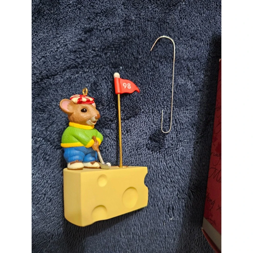 Hallmark Keepsake Ornament 1998 Puttin Around Mouse Golfing on Cheese Vintage